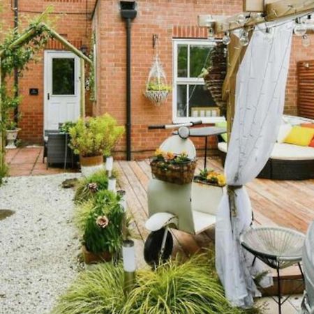 Ferienwohnung Cosy Garden Flat, Private Hot Tub & Four Poster Bed York Exterior foto