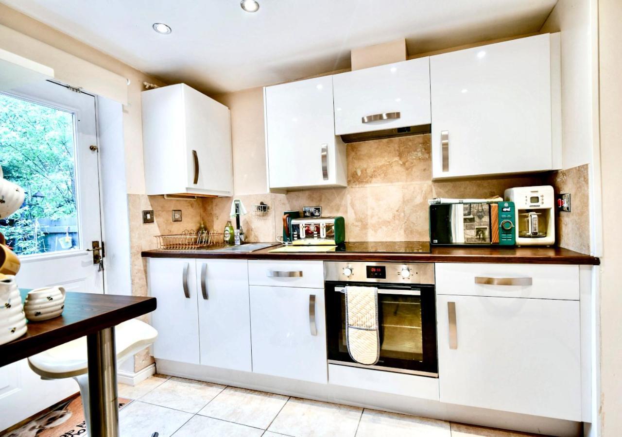 Ferienwohnung Cosy Garden Flat, Private Hot Tub & Four Poster Bed York Exterior foto